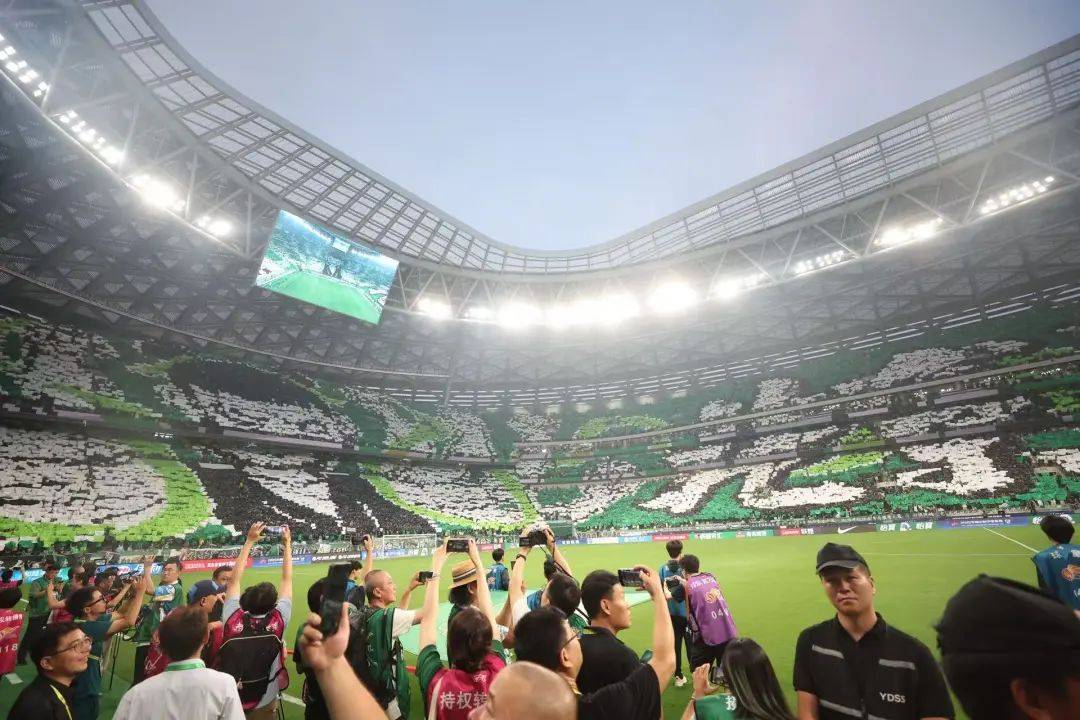 关于中超赛场热度不减,球迷热情高涨的信息 关于中超赛场热度不减,球迷热情高涨的信息