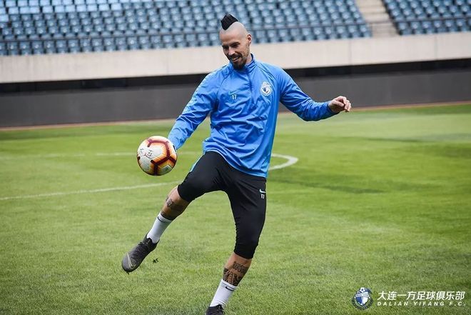 三亿体育体育链接-亚眠队战术调整有效，取得关键胜利