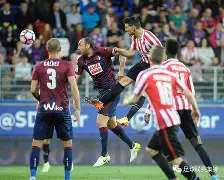 三亿体育体育官方-巴伦球队客场战胜对手，抢得三分欢欢喜喜