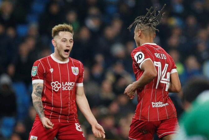 布里斯托城客场告捷,布里斯托城球员士气如虹的简单介绍 布里斯托城客场告捷,布里斯托城球员士气如虹的简单介绍