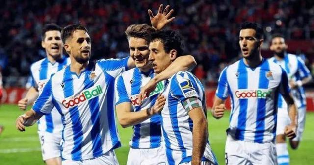 塞维利亚年轻后卫崭露头角,凭实力赢得认可