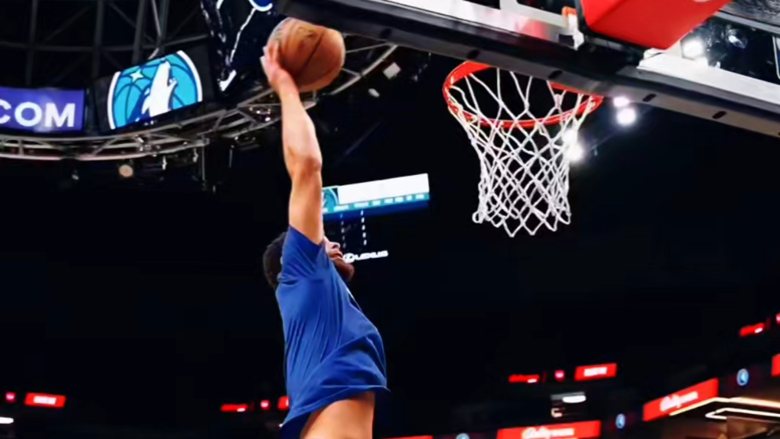 三亿体育体育官网入口-NBA球员库里赛前训练视频流出