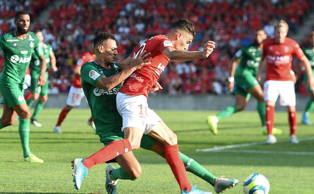 圣埃蒂安对战甘冈的比赛引发球迷期待 圣埃蒂安对战甘冈的比赛引发球迷期待