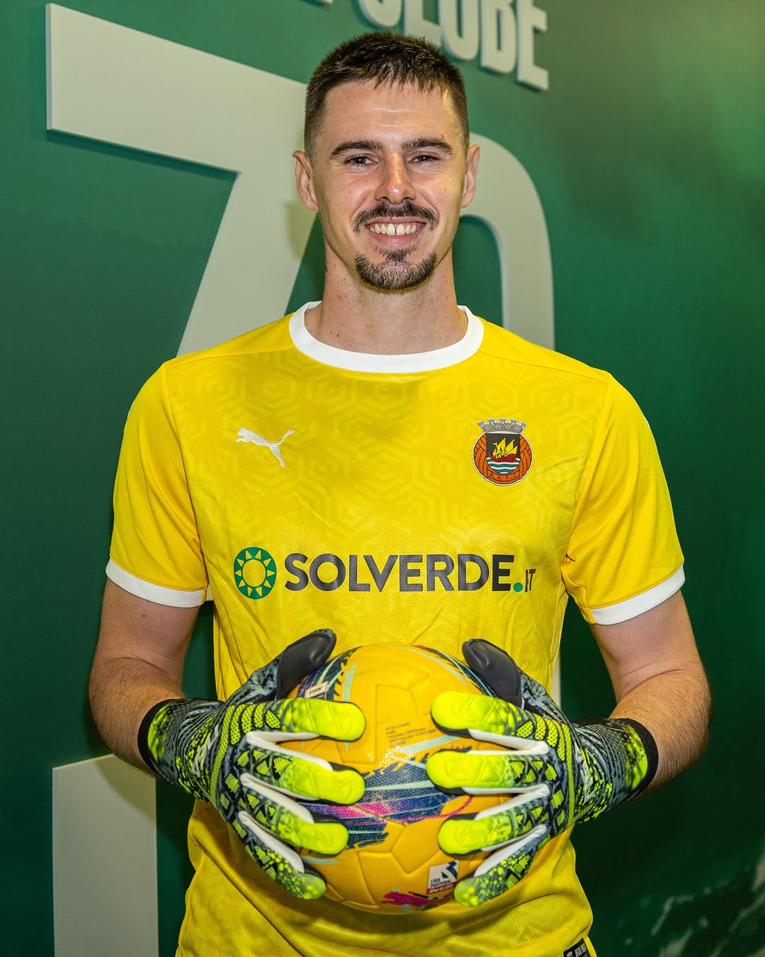 三亿体育体育教练-包含雷恩中场引进新队员,提升球队整体实力的词条