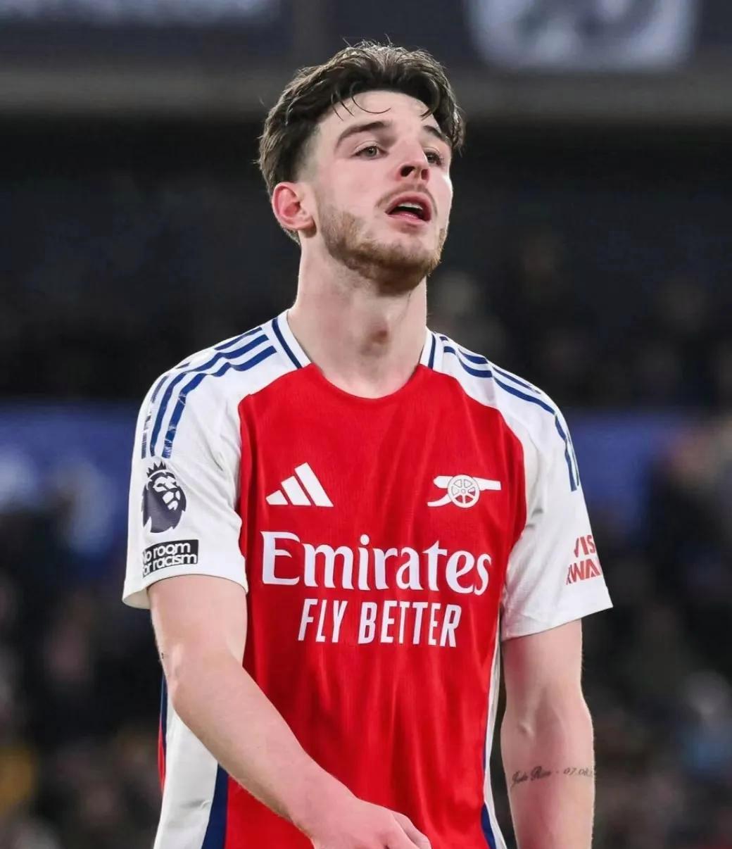 英格兰足球队战力全开,登顶冠军宝座 英格兰足球队战力全开,登顶冠军宝座