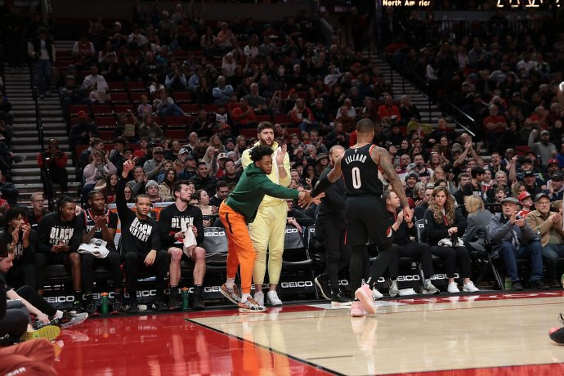 开拓者大胜雷霆，利拉德全场高效砍下25分