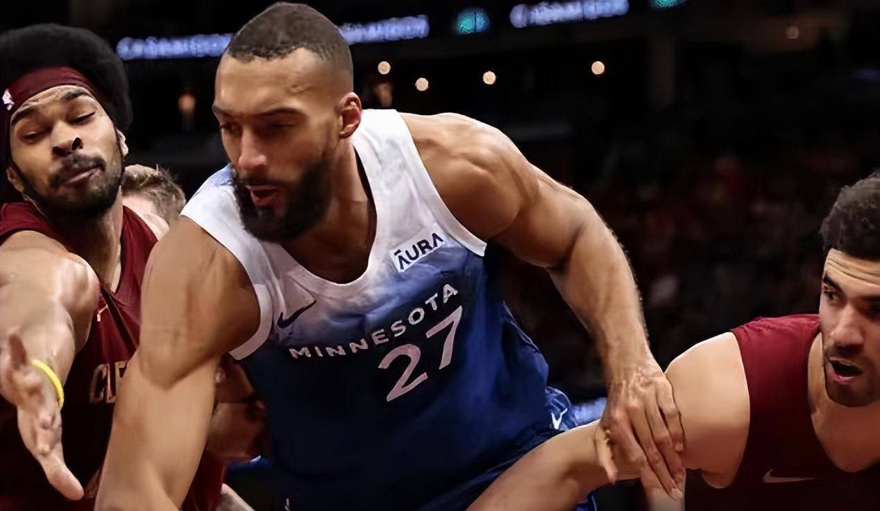 76人惨败于开拓者,四连败不振 76人惨败于开拓者,四连败不振