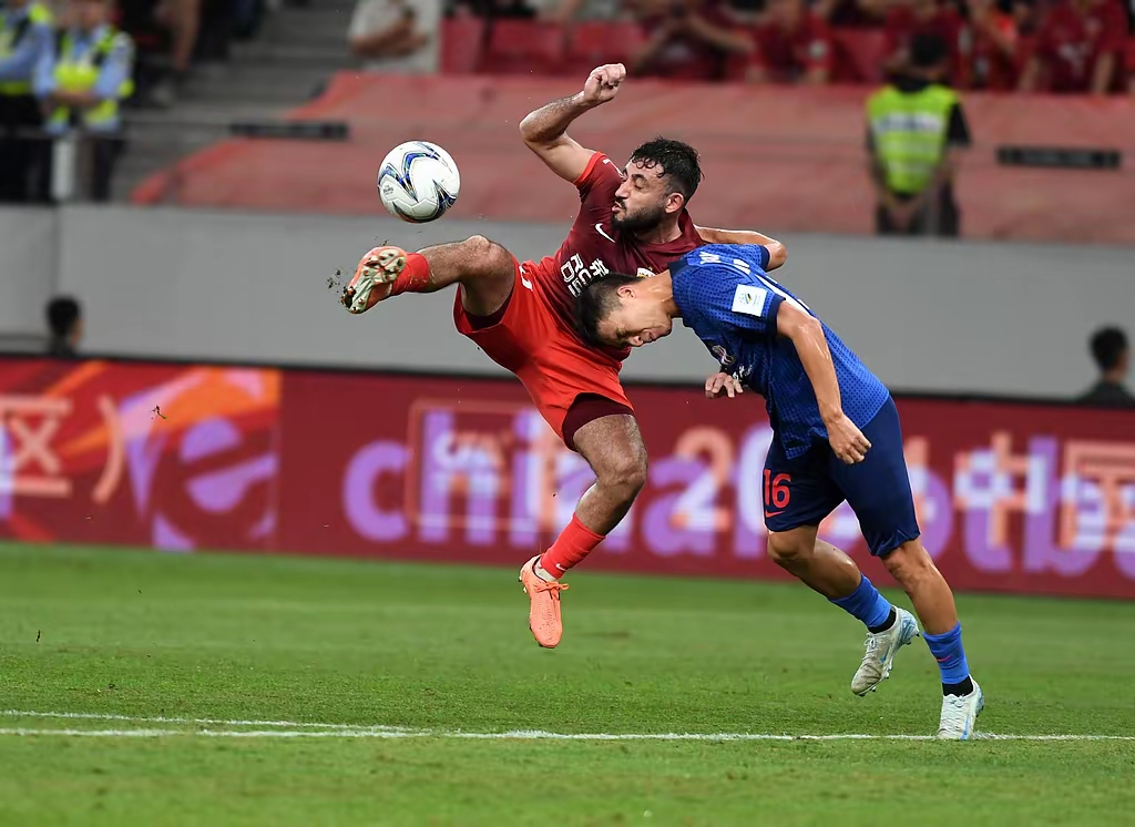 欧洲预选赛展现球员风采，各队拼尽全力的简单介绍